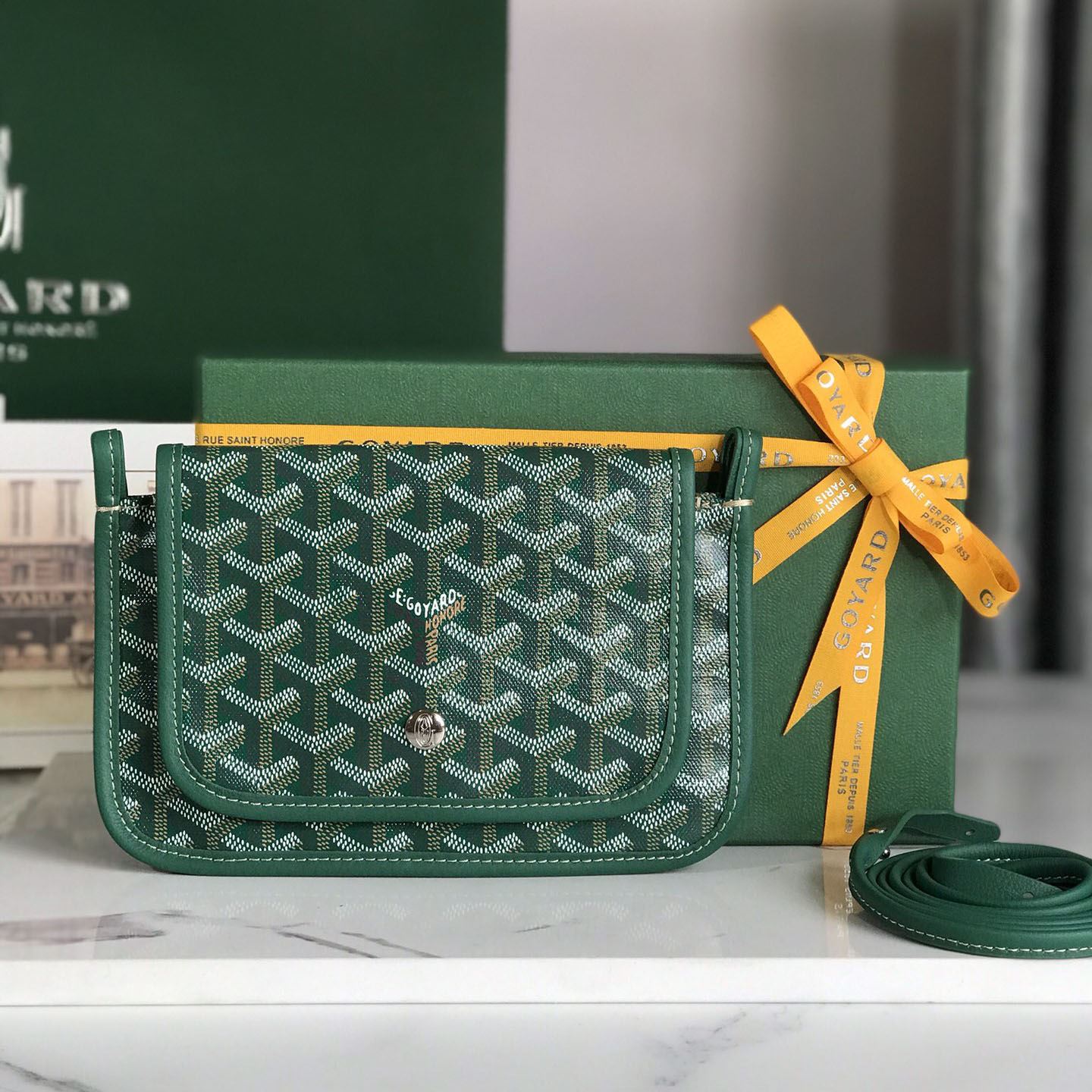 Go*ard clutch bags